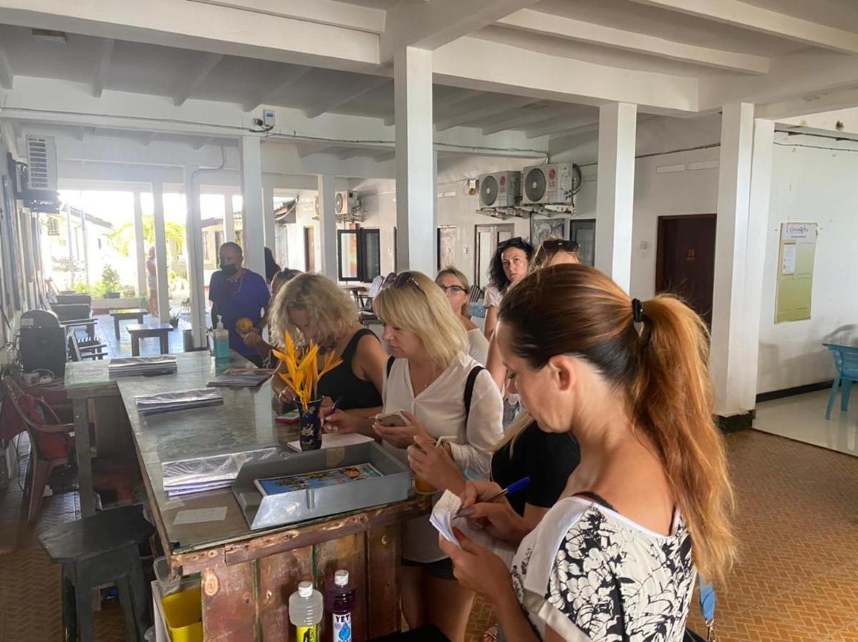 Hansa Surf Hotel Хиккадува Экстерьер фото